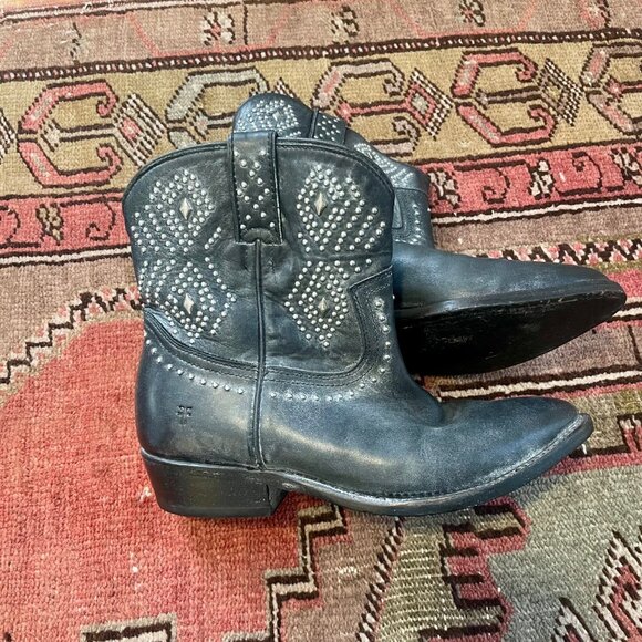 Frye Women's Billy Stud Short Western Boot Black Size 7.5 - Picture 1 of 7